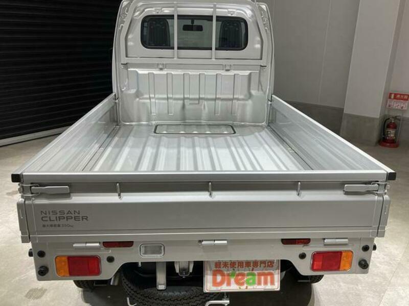 CLIPPER TRUCK