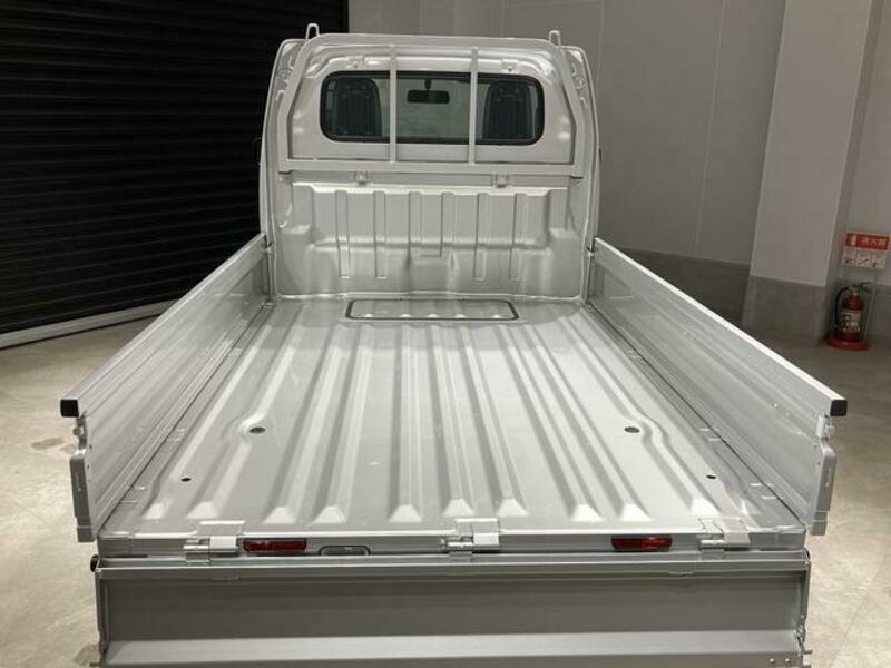 CLIPPER TRUCK