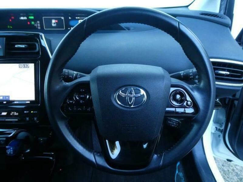 PRIUS-4