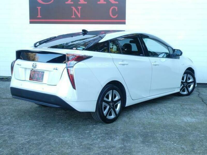 PRIUS-16