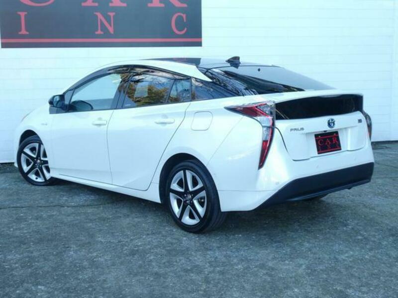 PRIUS-17