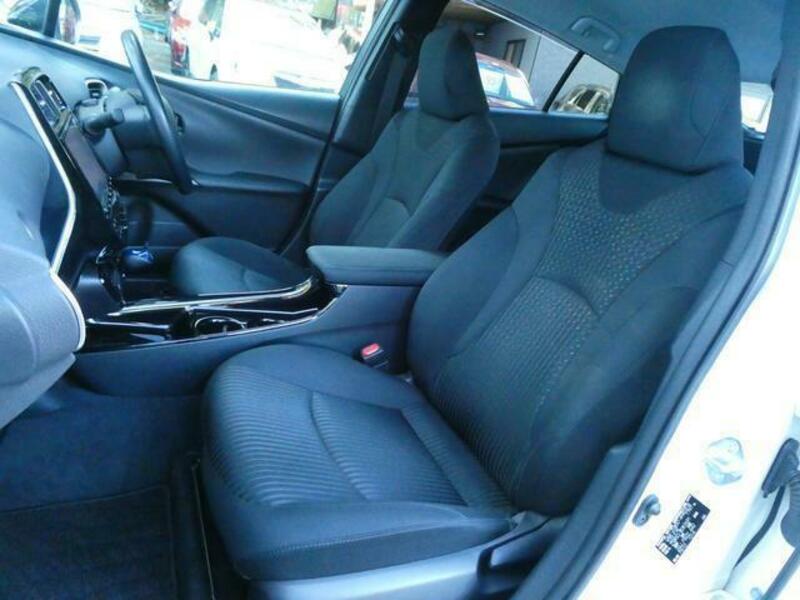 PRIUS-10