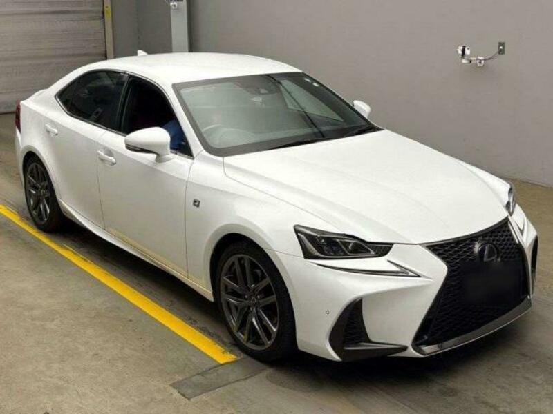 LEXUS IS