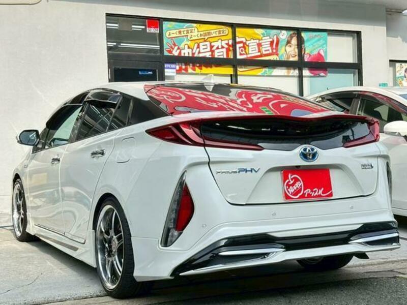 PRIUS PHV