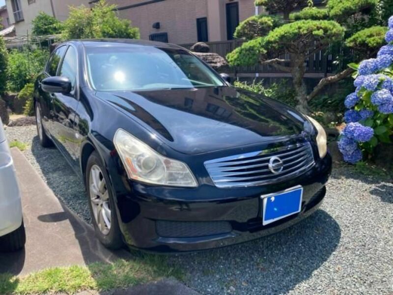 NISSAN SKYLINE