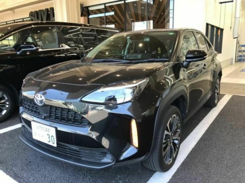 YARIS CROSS