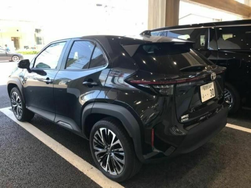 YARIS CROSS
