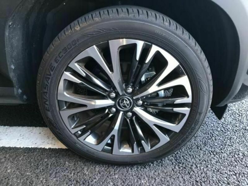 YARIS CROSS