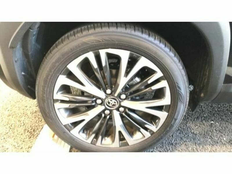 YARIS CROSS