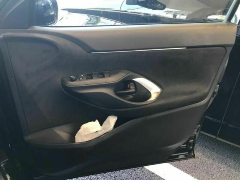 YARIS CROSS