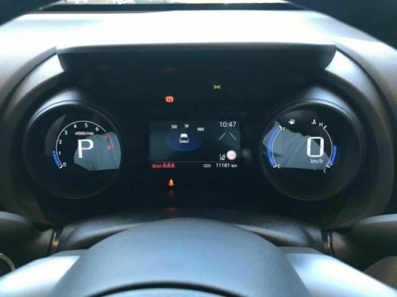 YARIS CROSS