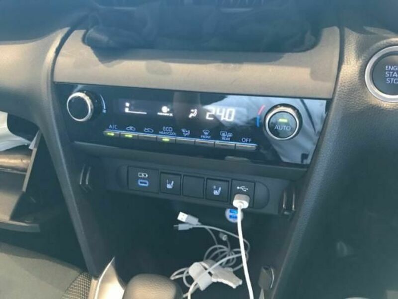 YARIS CROSS