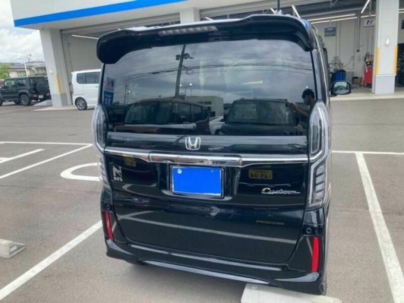 N BOX CUSTOM