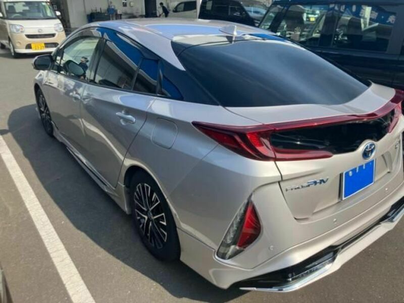 PRIUS PHV