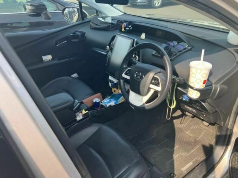PRIUS PHV