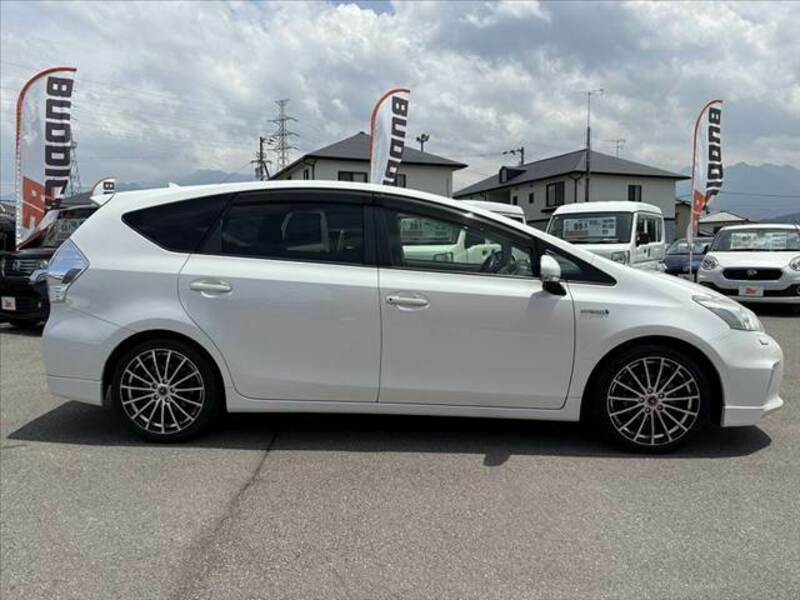 PRIUS ALPHA