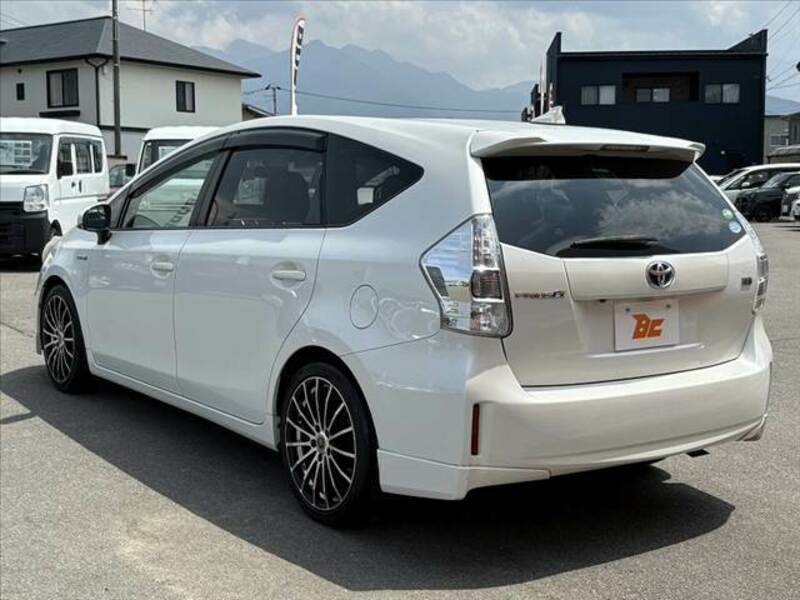 PRIUS ALPHA