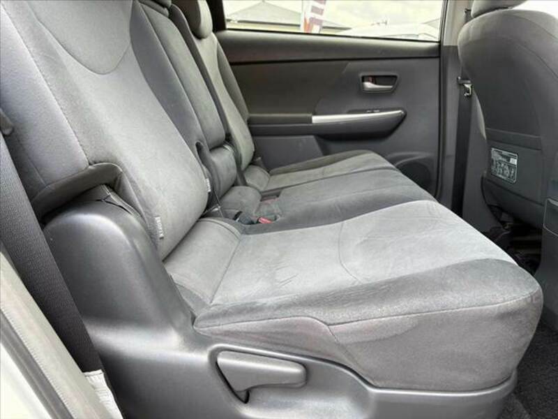 PRIUS ALPHA