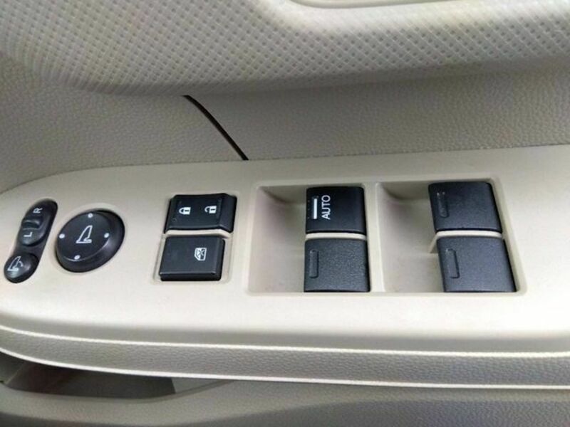 N BOX