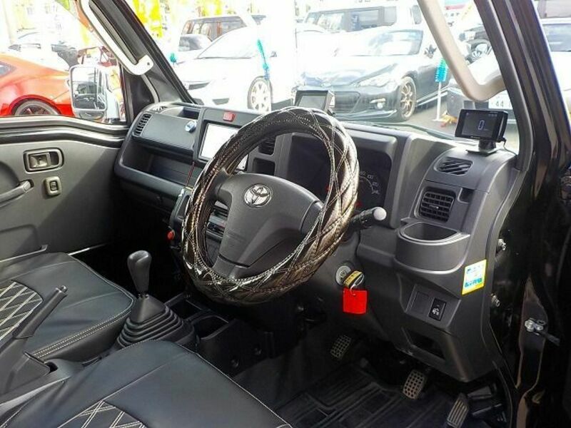 PIXIS TRUCK