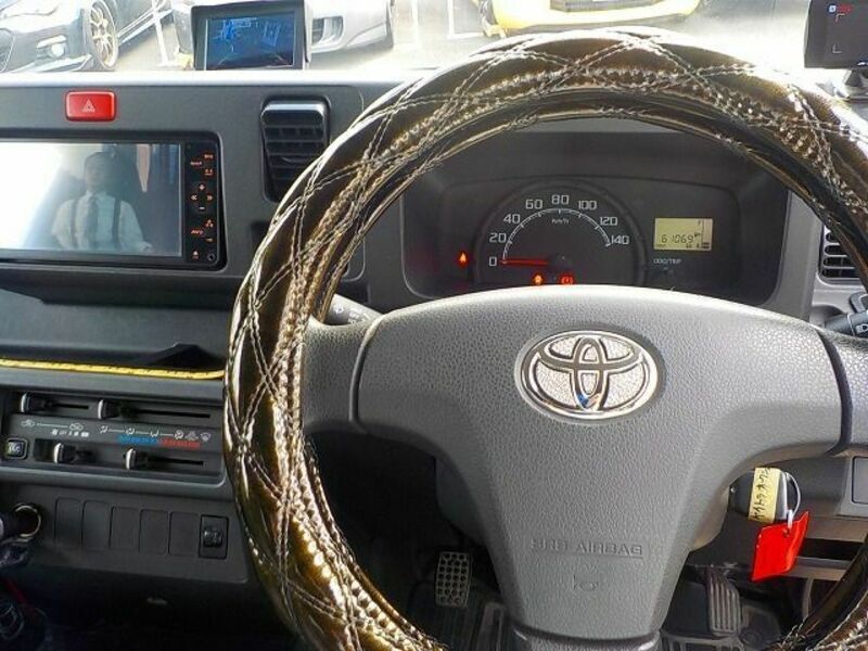 PIXIS TRUCK