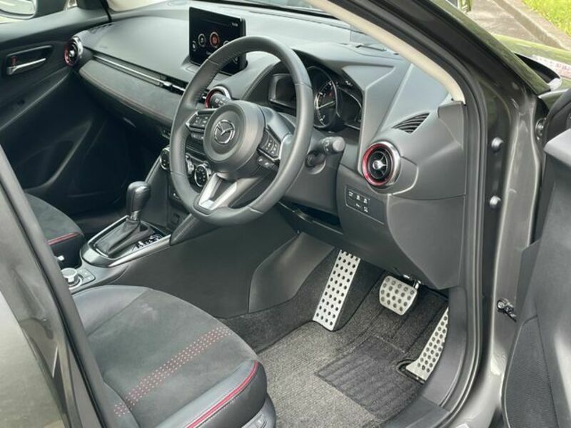 MAZDA2