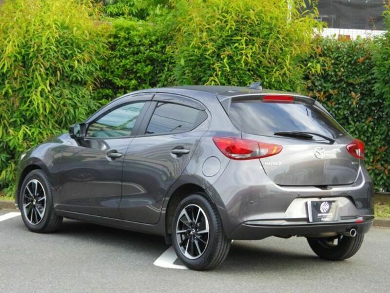 MAZDA2