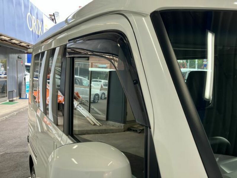 N-VAN