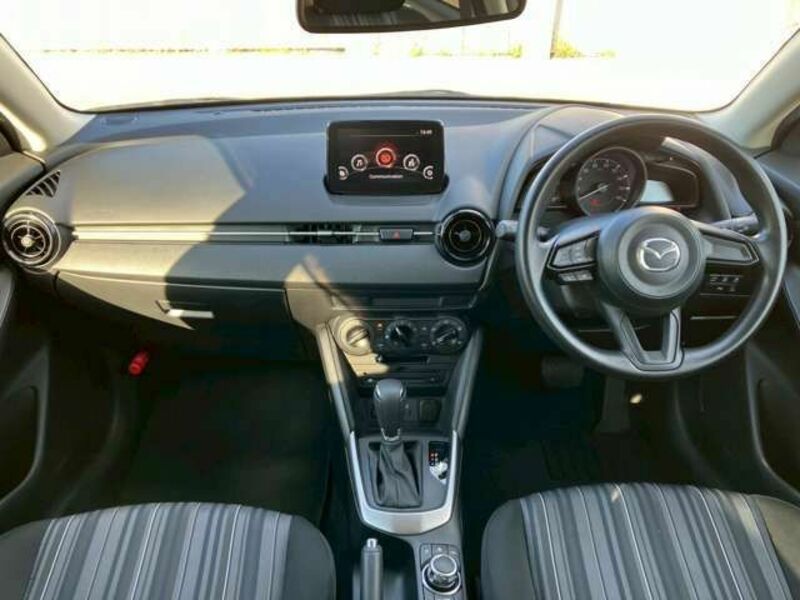 MAZDA2