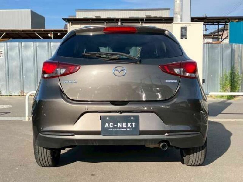 MAZDA2