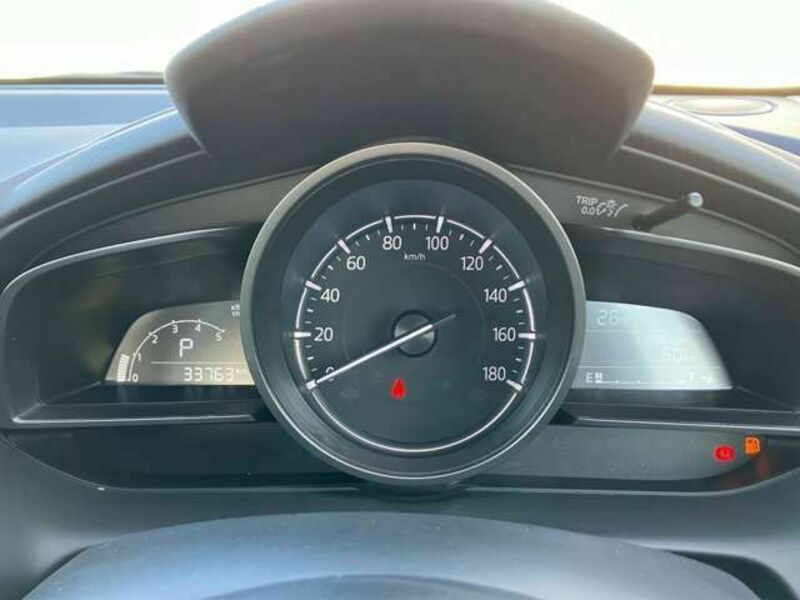 MAZDA2