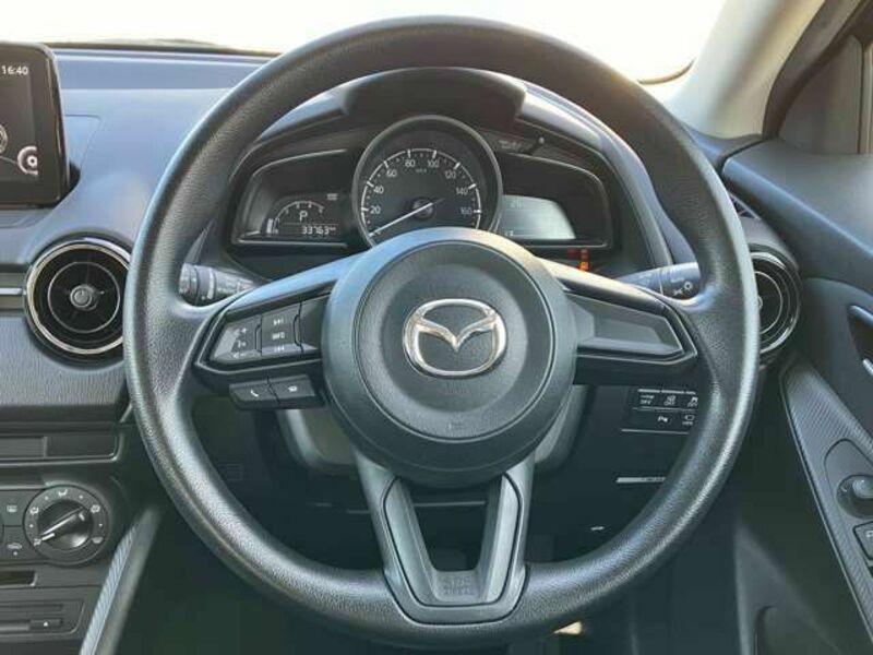 MAZDA2