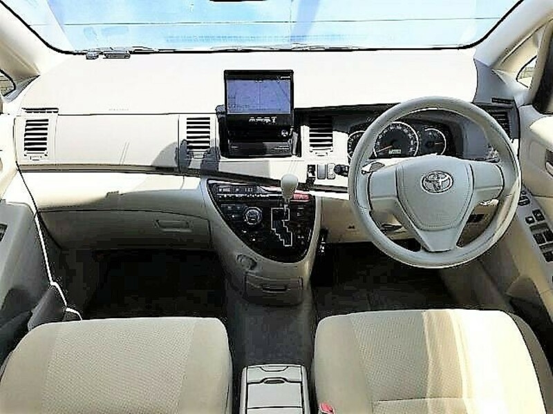 TOYOTA ISIS