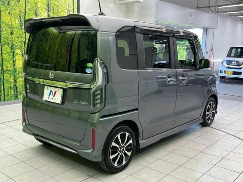 N BOX CUSTOM
