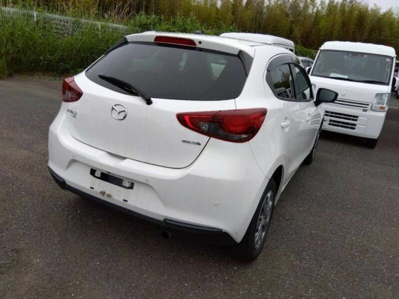 MAZDA2