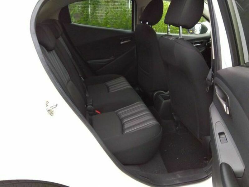 MAZDA2