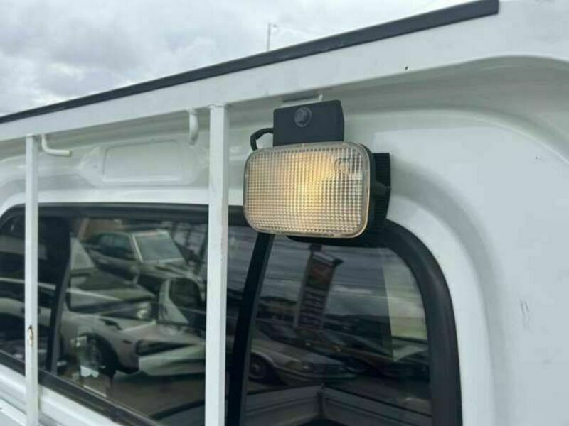 MINICAB TRUCK