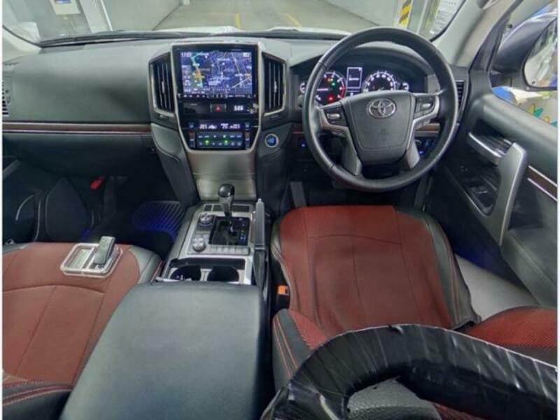 LAND CRUISER