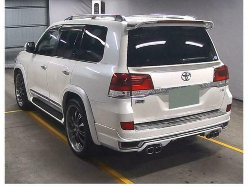 LAND CRUISER
