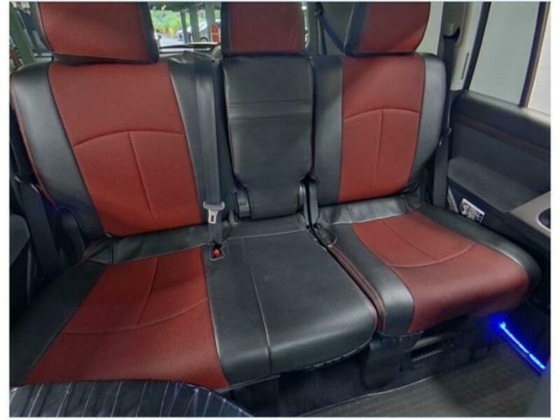 LAND CRUISER