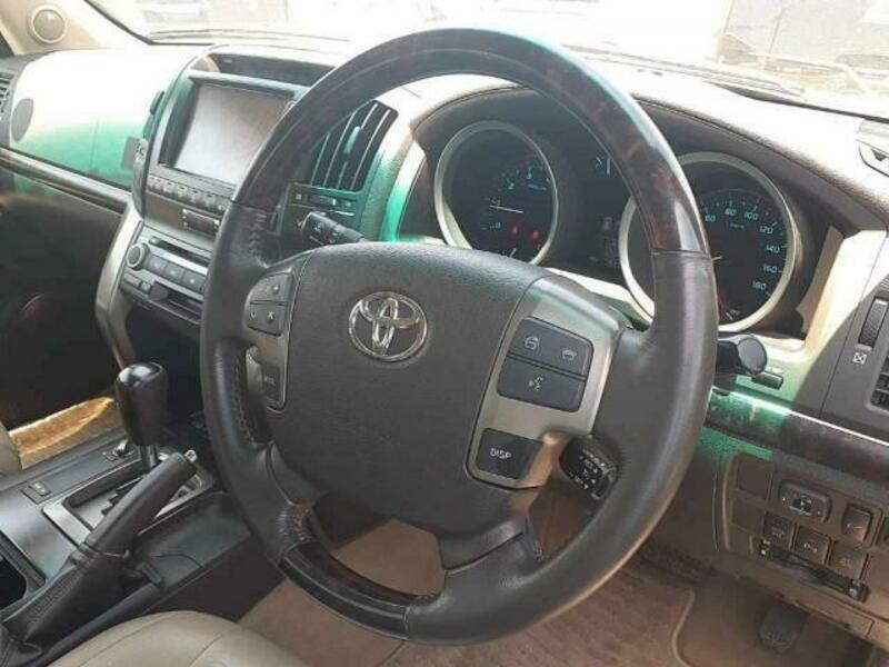 LAND CRUISER