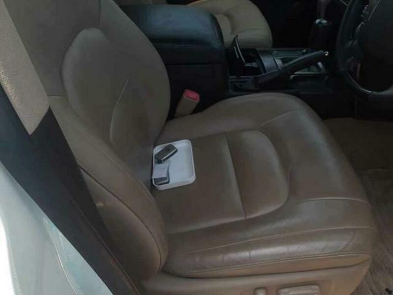 LAND CRUISER