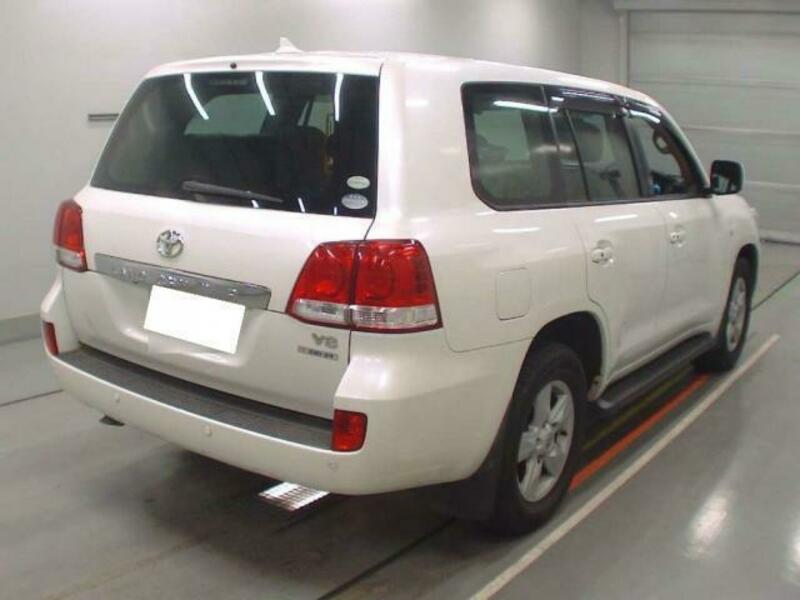 LAND CRUISER