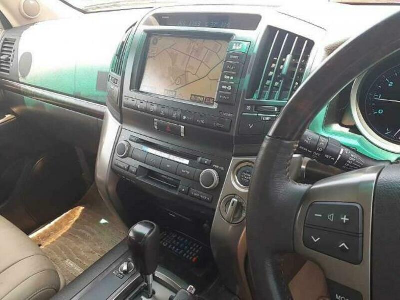 LAND CRUISER
