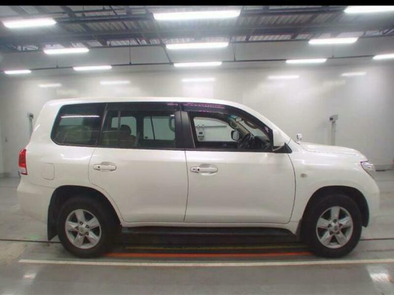 LAND CRUISER