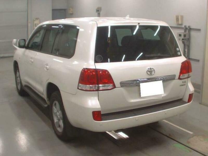 LAND CRUISER