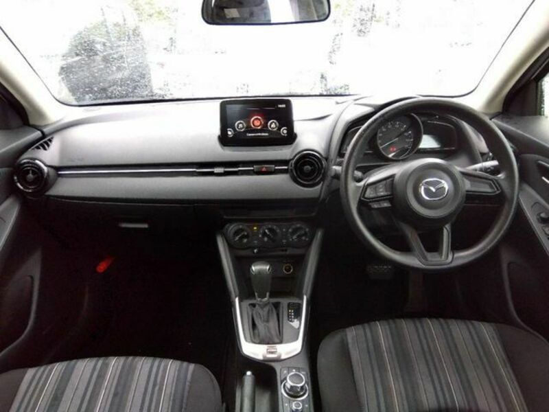 MAZDA2