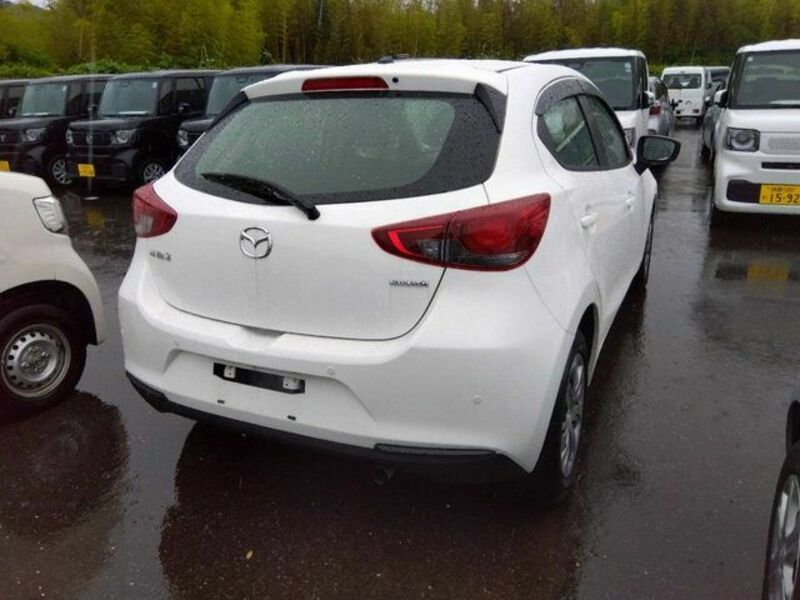 MAZDA2