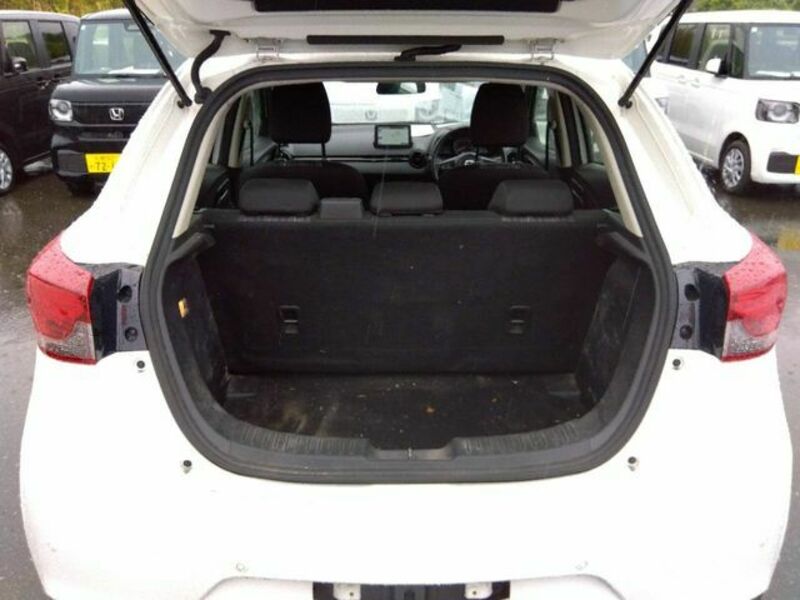 MAZDA2