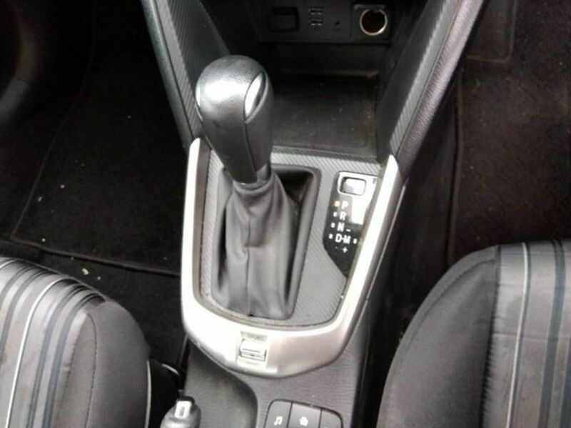 MAZDA2